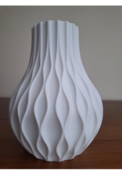Dalga Desenli Vazo -20 Cm Beyaz