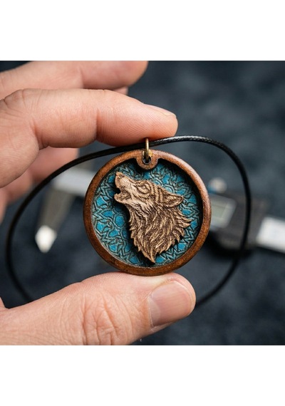 Göktürk Börü Huş Ahşap Kolye El Yapımı Kurt Motifli Unisex Takı, 4cm Mavi