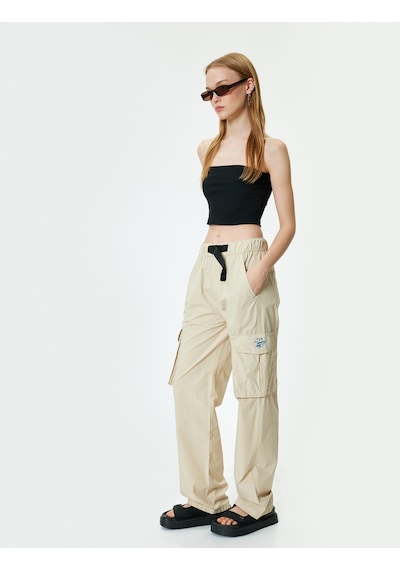 Koton Oversize Kargo Paraşüt Pantolon Beli Lastikli Kemerli Cep Detaylı Bej 4sal40021mw Ekru Koton Oversize Kargo Paraşüt Pantolon Beli Lastikli Kemerli Cep Detaylı Bej 4sal40021mw Ekru