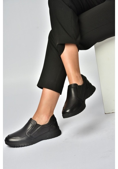 Fox Shoes Z555560103 Siyah Hakiki Deri Günlük Kadın Ayakkabı