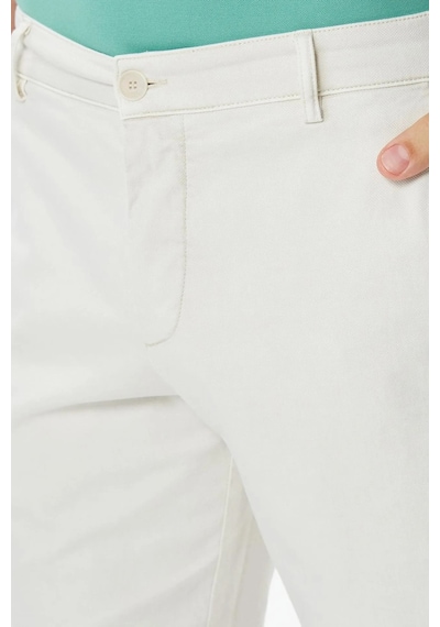 Lacoste Men's Slim Fit Organic Cotton Bermuda Shorts Erkek Dar Kesim Organik Pamuk Bermuda Şort Krem