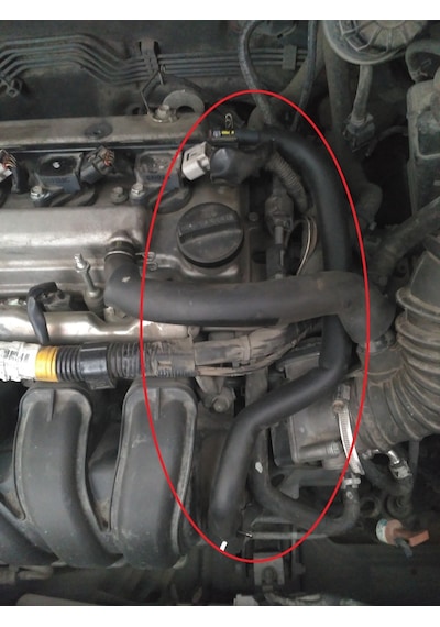 Toyota Corolla - Verso - Avensis 1.6 Vvt İ Karter Havalandırma Hortumu 1226222080 1 Adet / Siyah