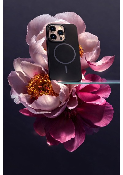 Apple iPhone 16 Pro Uyumlu Kamera Çıkıntılı Magsafe Wireless Şarj Özellikli Sert Sararmaz Silikon Kılıf