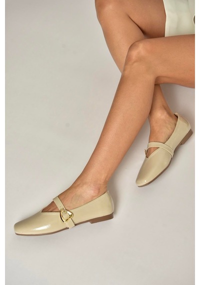 Fox Shoes Y726632608 Bej Rugan Kalp Toka Detaylı Kadın Babet Bej