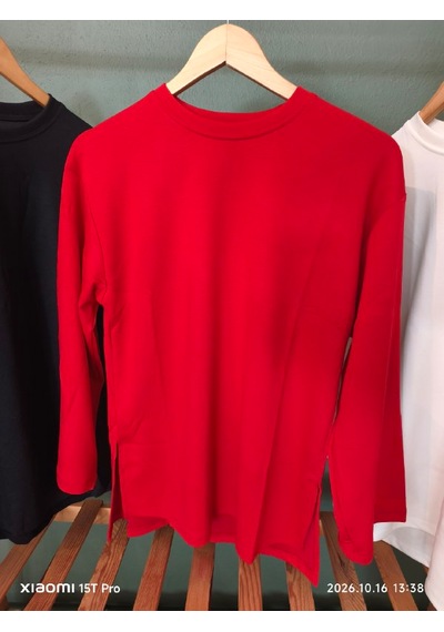 Trendall Kırmızı Renk Yırtmaç Detaylı Uzun Kollu Bisiklet Yaka Tshirt