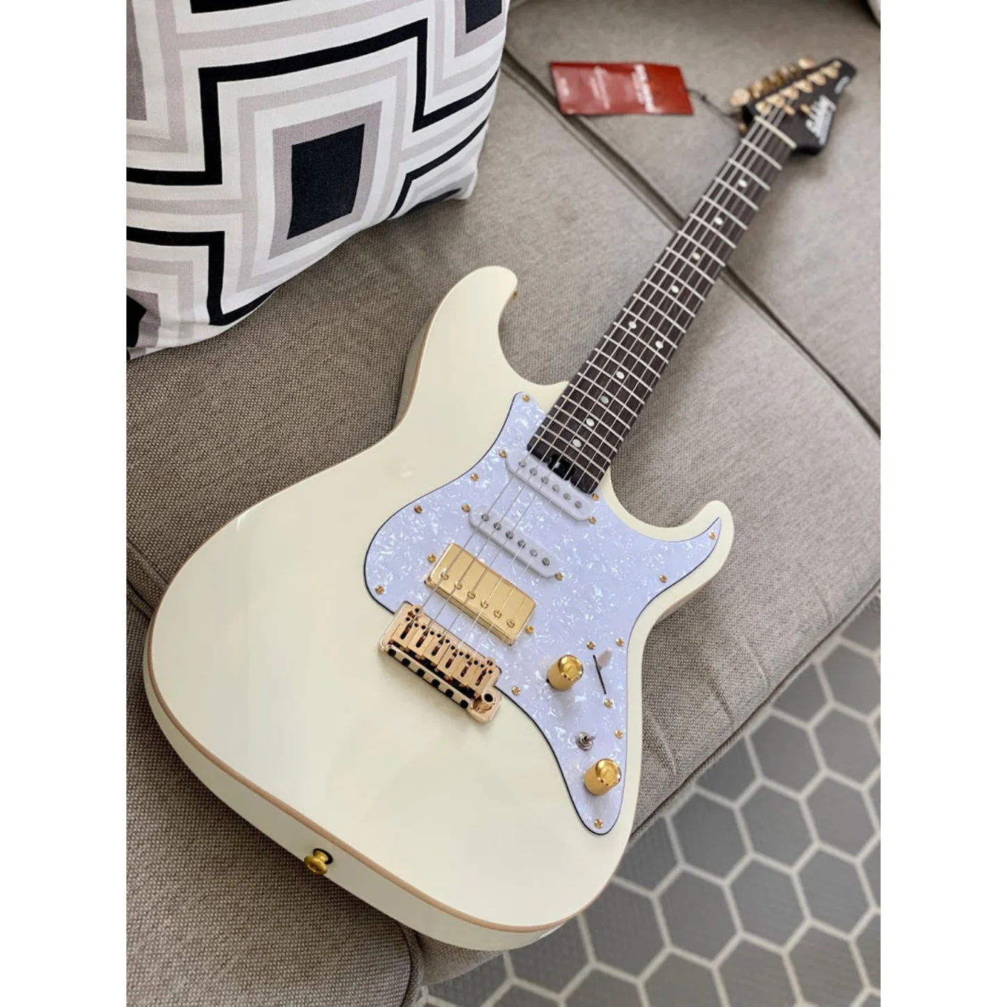 Soloking Ms-1 Classic Flat Top İn Vintage White With One Piece Rosewood Neck Special Run W/gigbag