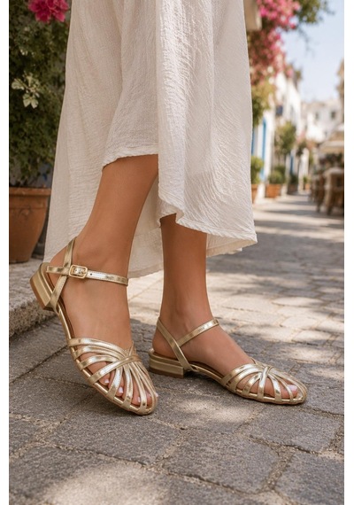 Moda Onn Kadın İnce Bantlı Bilekten Tokalı Günlük Sandalet Altın