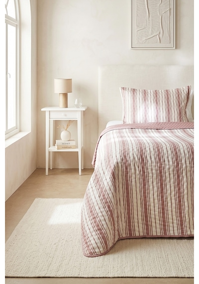 Ocean Home Textile Pamuklu Kapitoneli Bordo Renk Çizgi Desen Tek Kişilik Yatak Örtüsü Seti 1 Adet 180 X 230 / 1 Adet 50 X 70 Cm