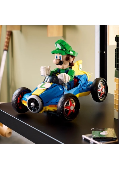LEGO® Mario Kart™ – Luigi ve Mach 8 72050 - Yetişkinler için Yaratıcı Sergileme Modeli Yapım Seti (2234 Parça)