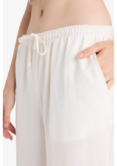 Defacto Wide Leg Cepli Yüksek Bel Standart Boy Keten Karışımlı Pantolon F5024ax25auwt32 Beyaz Defacto Wide Leg Cepli Yüksek Bel Standart Boy Keten Karışımlı Pantolon F5024ax25auwt32 Beyaz