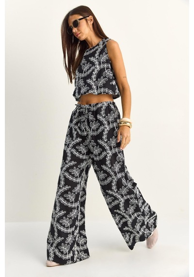 Shade Kadın Nakış İşlemeli Lastikli Balon Crop Bluz Geniş Paça Pantolon Takım 8037 60286157 - Siyah Shade Kadın Nakış İşlemeli Lastikli Balon Crop Bluz Geniş Paça Pantolon Takım 8037 60286157 - Siyah