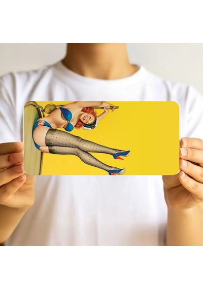 Vintage Pin-up Kızı Metal Tabela - Dekoratif Retro Duvar Levhası