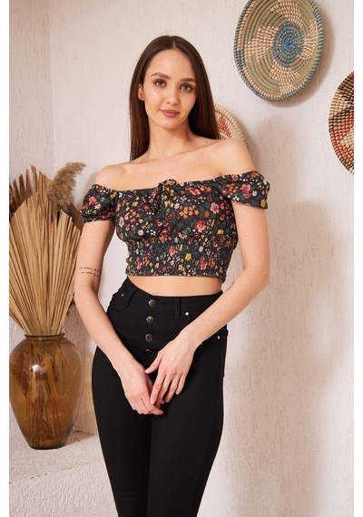 Darlin Moda Siyah Çiçek Desenli Gipe Detaylı Crop Bluz Dm7000