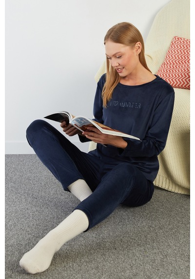 Fullamoda I Love Winter Kabartma Baskılı Kadife Pijama Takımı Lacivert