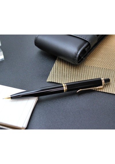 Pelikan Souveran Serisi D400 Siyah Versatil Kalem .