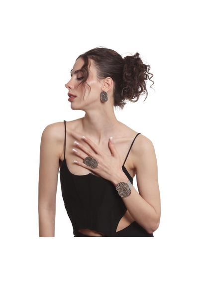 Kadın Antik Gümüş Kaplama Spiral Baskılı Tasarım Küpe &yüzük &bilekik Set Gümüş