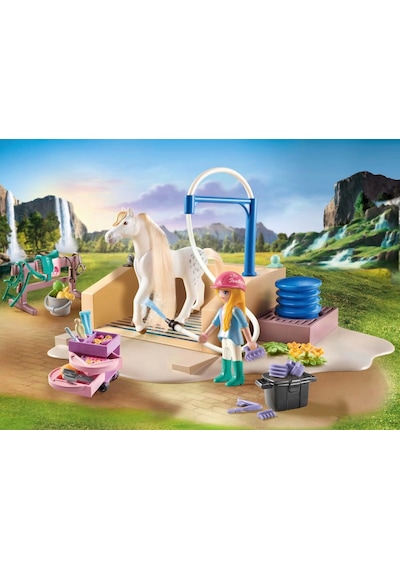 Playmobil Horses Of Waterfall 71354 Isabella & Lioness Yıkama Alanlı, Kapsamlı At Bakımı, Geniş Bini