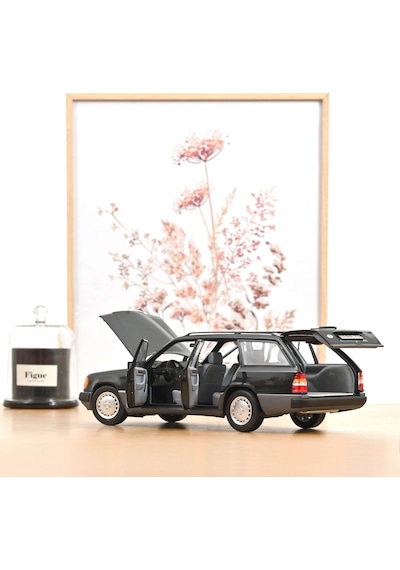 Norev 183960 1/18 Mercedes-benz 300 D T-modell 1990 Blueblack Metallic