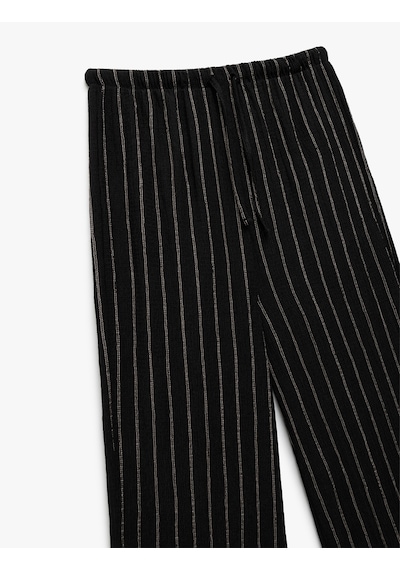 Koton Beli Bağcıklı Çizgili Düz Uzun Paça Pantolon Siyah Çizgili 5sal40067ık Siyah Çizgili Siyah Koton Beli Bağcıklı Çizgili Düz Uzun Paça Pantolon Siyah Çizgili 5sal40067ık Siyah Çizgili Siyah