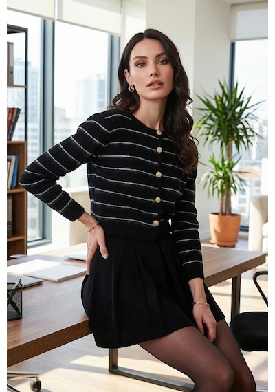Lela Standart Fit Çizgili Yumuşak Dokulu Crop Triko Bayan Hırka 4615551 Siyah