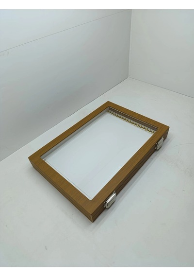 Cam Kapaklı Deri Kumaş Kahve-beyaz Renk 34 Cm / 24 Cm Tırnaklı Kolye Sergileme Standı