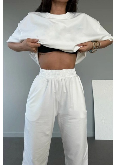 Basic T-shirt Eşofman Altı Jogger - Beyaz Düz Alt Üst Eşofman Takımı Oversize Bisiklet Yaka Beyaz Basic T-shirt Eşofman Altı Jogger - Beyaz Düz Alt Üst Eşofman Takımı Oversize Bisiklet Yaka Beyaz
