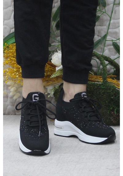 Fort Guja 24k304 Siyah Taş Detaylı Kalın Taban Sneaker Kadın Ayakkabı 001
