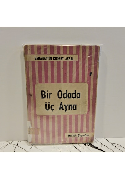 Bir Odada Üç Ayna İmzalı