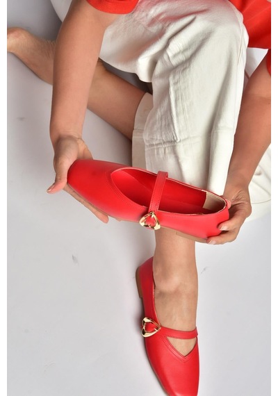 Fox Shoes Y726632609 Kırmızı Kalp Toka Detaylı Kadın Babet