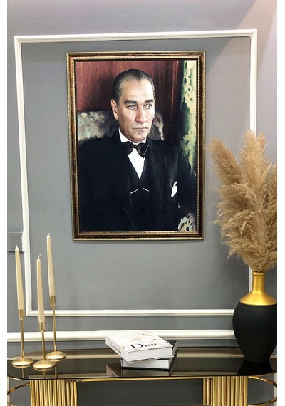 Atatürk Portresi Dijital Baskılı Kadife Kumaş Çerçeveli Tablo Tbl0043