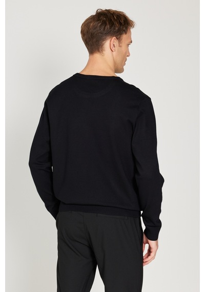 AC&Co / Altınyıldız Classics Erkek Sıyah Standart Fit Normal Kesim Bisiklet Yaka Triko Kazak Siyah AC&Co / Altınyıldız Classics Erkek Sıyah Standart Fit Normal Kesim Bisiklet Yaka Triko Kazak Siyah