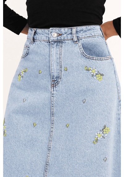 Çiçekli Nakış Detaylı Uzun Denim Etek- Açık Mavi Çok Renkli