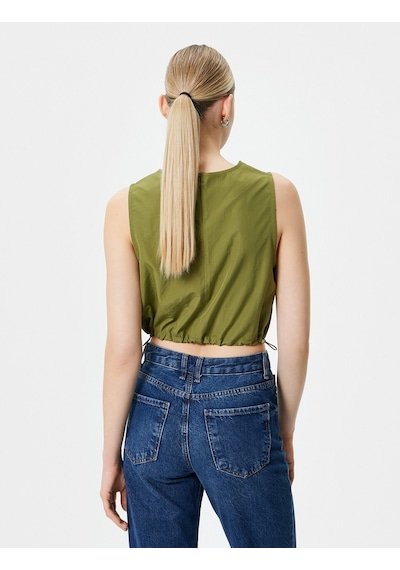 Koton Crop Üst Paraşüt Kumaş Kolsuz Beli Lastikli Haki 4sak30025pw 4SAK30025PW854 Haki