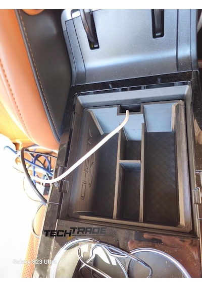 Chery Tiggo 8 Pro Kolçak Organizer-4 Bölmeli Chery Yazılı Avantgarde Modellere Uyumlu Değildir