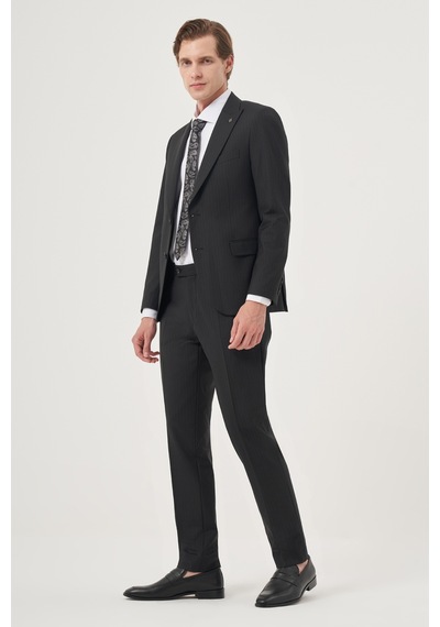 Morven Erkek Siyah Yünlü Platinium Classic Çizgili Slim Fit Sivri Yaka Takım Elbise 25mc001067001 Siyah Morven Erkek Siyah Yünlü Platinium Classic Çizgili Slim Fit Sivri Yaka Takım Elbise 25mc001067001 Siyah