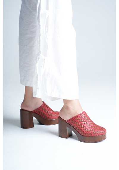 Analin Shoes Kadın Hakiki Deri Platform Topuklu Örgülü Terlik Kırmızı