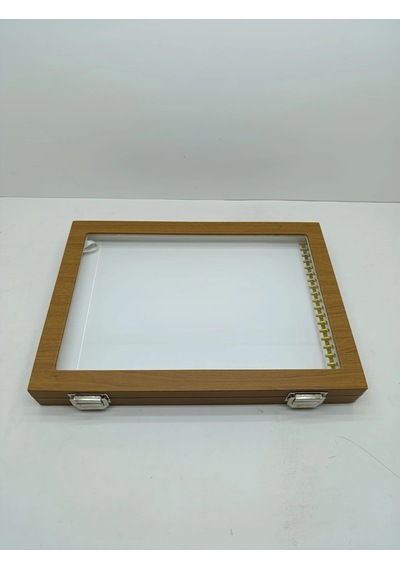 Cam Kapaklı Deri Kumaş Kahve-beyaz Renk 34 Cm / 24 Cm Tırnaklı Kolye Sergileme Standı