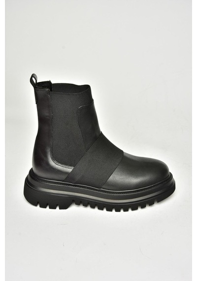 Fox Shoes T312101909 Siyah Kalın Tabanlı Kadın Bot Siyah