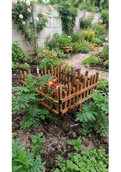 Dekoratif Doğal Ahşap Bahçe Çiti Kazıklı 20x50cm Kahverengi Emprenye