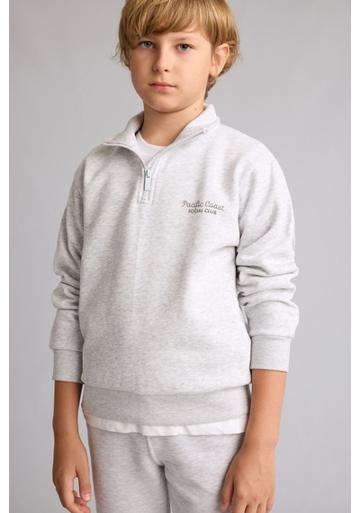 Defacto Regular Fit Yarım Fermuarlı Dik Yaka İçi Yumuşak Tüylü Yazı İşlemeli Sweatshirt Erkek Çocuk H9689a826wngr400 Gri-gr400