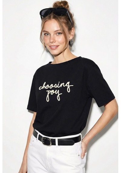 Shade Kadın Nakışlı Yazı İşlemeli Kayık Yaka T-shirt 60382604 - Siyah