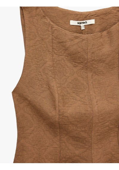 Koton Viskon Kumaş Floral Dokulu Kolsuz Bisiklet Yaka Peplum Bluz Kahverengi 6sak30097pw Kahve