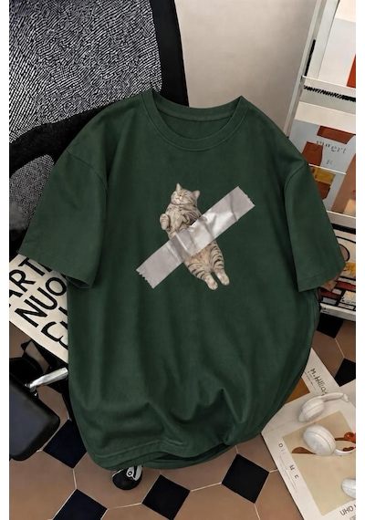 Pop Art Tarzı "bantlanmış Kedi" Desenli Pamuklu Rahat Unisex Tişört Yesıl