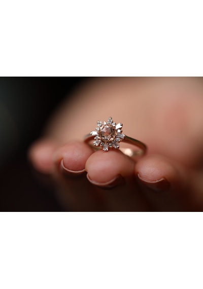 Reis Kuyumculuk T1528 The Morganite Altın Yüzük