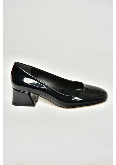 Fox Shoes T752827008 Siyah Rugan Alçak Topuklu Kadın Ayakkabı Siyah
