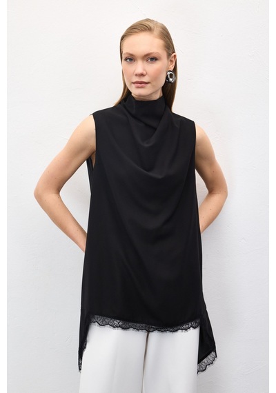 Sateen Dantel Detaylı Degaje Yaka Bluz - Siyah-137044 Siyah
