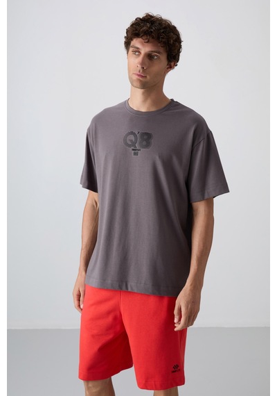Tommy Life Koyu Gri Pamuklu Kalın Yumuşak Dokulu Oversize Fit Baskılı Erkek T-shirt - 88333 Koyu Gri Tommy Life Koyu Gri Pamuklu Kalın Yumuşak Dokulu Oversize Fit Baskılı Erkek T-shirt - 88333 Koyu Gri