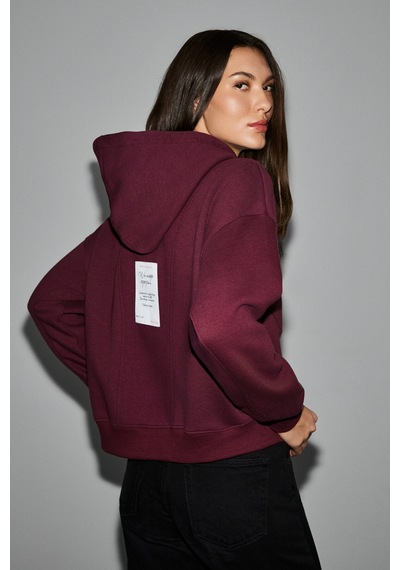 Grımelange Vyselle Kadın Önü Kesikli Metal Fermuarlı Kapüşonlu Etiket Detaylı Oversize Bordo Sweatsh Bordo Grımelange Vyselle Kadın Önü Kesikli Metal Fermuarlı Kapüşonlu Etiket Detaylı Oversize Bordo Sweatsh Bordo