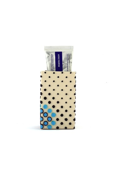 DİŞ FIRÇALIK VE MACUNLUK PUANLI POLİRESİN 6X6X10CM 200ML Diğer