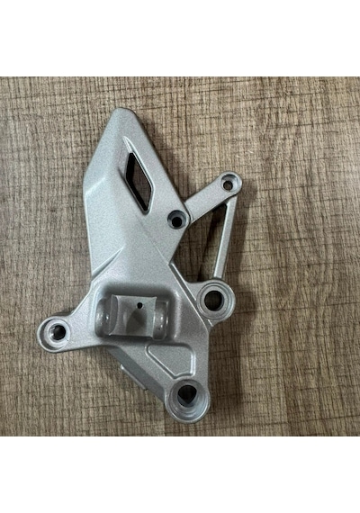 Sağ Ön Sürücü Basamak Braketi Srk 125 R
